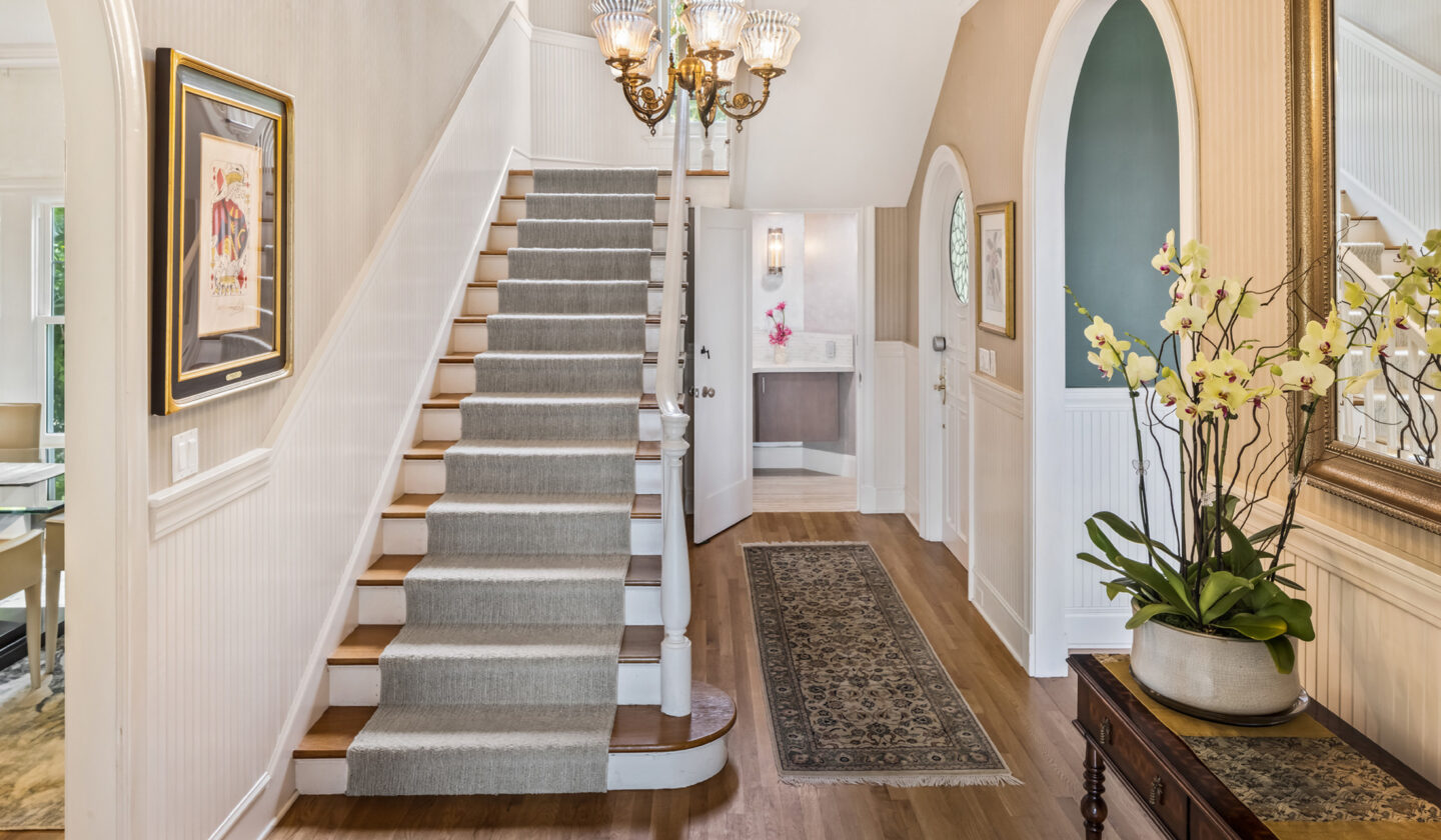 1867 Vancouver Drive MLS 30